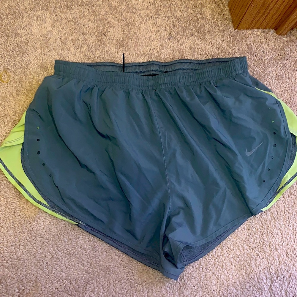 Nike FIT running shorts w/ zipper pocket detail on back